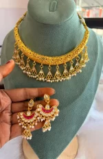 Rajputi Kundan Look Pink Hasli Set with Earrings - Image 3