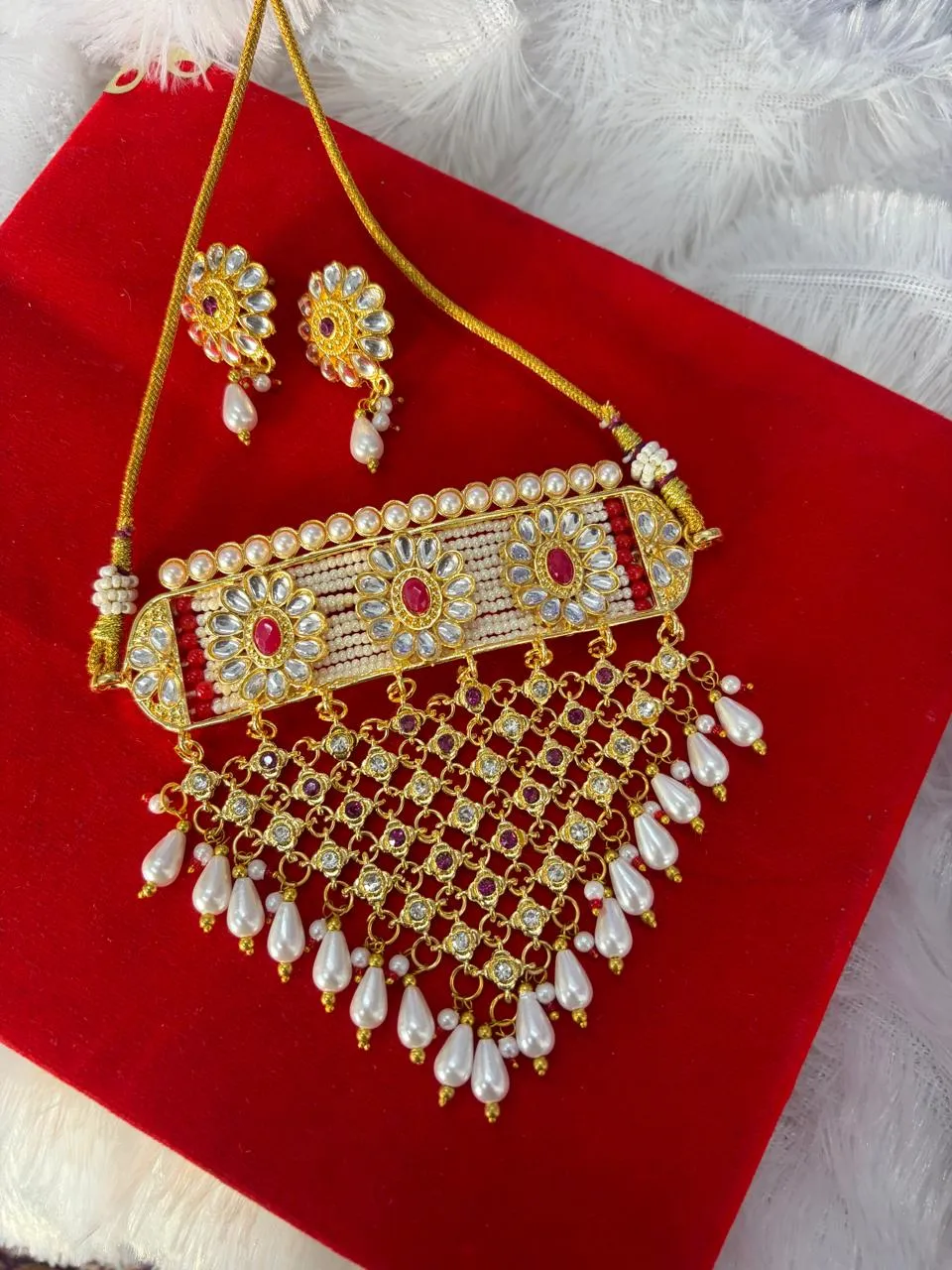 JB137.1 Beautiful Premium Floral Detailing Aad Set with Earrings - Image 1