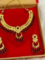 Beautiful Golden Floral Necklace Set